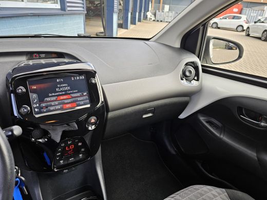 Peugeot 108 1.0 e-VTi Allure | Achteruitrijcamera | Airco | Apple Carplay/Android Auto|telefoonintegratie pre... ActivLease financial lease