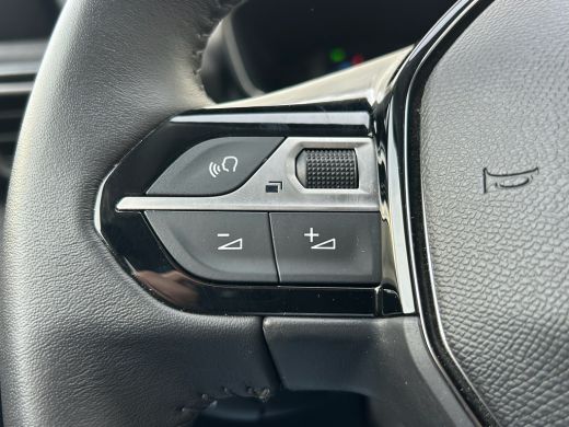 Peugeot 208 1.2 PureTech 100 Allure | Achteruitrijcamera | Apple Carplay/Android Auto | Navigatiesysteem full... ActivLease financial lease