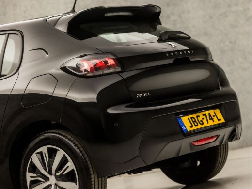 Peugeot 208 1.2 PureTech Allure Sport Automaat (APPLE CARPLAY, GROOT NAVI, LANE ASSIST, SPORTSTOELEN, CRUISE,... ActivLease financial lease