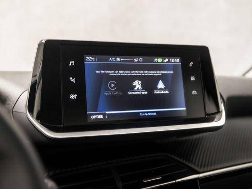 Peugeot 208 1.2 PureTech Allure Sport Automaat (APPLE CARPLAY, GROOT NAVI, LANE ASSIST, SPORTSTOELEN, CRUISE,... ActivLease financial lease