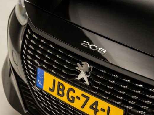 Peugeot 208 1.2 PureTech Allure Sport Automaat (APPLE CARPLAY, GROOT NAVI, LANE ASSIST, SPORTSTOELEN, CRUISE,... ActivLease financial lease