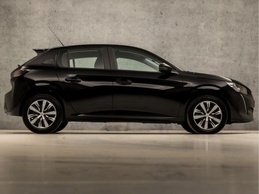 Peugeot 208 1.2 PureTech Allure Sport Automaat (APPLE CARPLAY, GROOT NAVI, LANE ASSIST, SPORTSTOELEN, CRUISE,... ActivLease financial lease