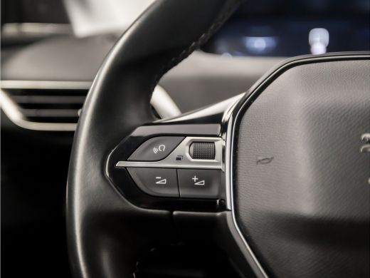 Peugeot 3008 1.2 PureTech Premium Sport (PANORAMADAK, APPLE CARPLAY, MEMORY SEATS, STOELVERWARMING, LEDER, FOC... ActivLease financial lease