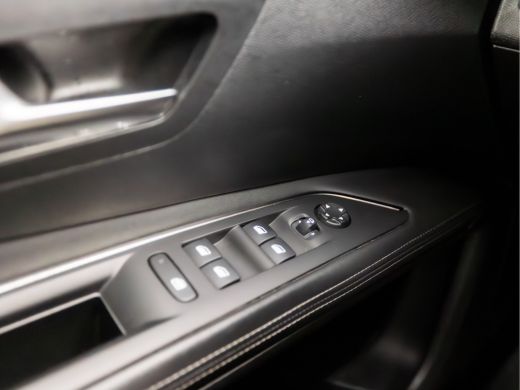Peugeot 3008 1.2 PureTech Premium Sport (PANORAMADAK, APPLE CARPLAY, MEMORY SEATS, STOELVERWARMING, LEDER, FOC... ActivLease financial lease