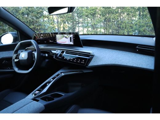 Peugeot 5008 1.2 Hybrid 136 Allure | Adaptieve Cruise | 360 Camera | 7-Persoons | Stuurverwarming | Navi | Car... ActivLease financial lease