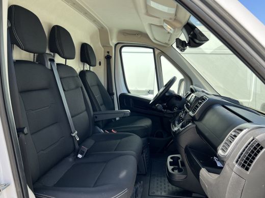 Peugeot Boxer 2.2 BlueHDi 120 S&S L2H1 3.0t |Laadruimte bekleed | Trekhaak | LED Laadruimte verlichting | | Air... ActivLease financial lease