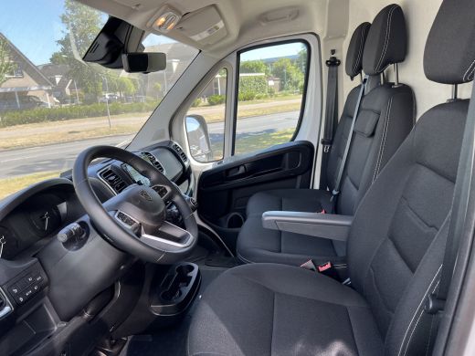 Peugeot Boxer 2.2 BlueHDi 120 S&S L2H1 3.0t |Laadruimte bekleed | Trekhaak | LED Laadruimte verlichting | | Air... ActivLease financial lease