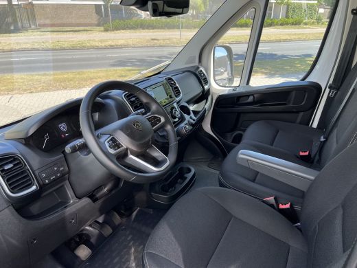 Peugeot Boxer 2.2 BlueHDi 120 S&S L2H1 3.0t |Laadruimte bekleed | Trekhaak | LED Laadruimte verlichting | | Air... ActivLease financial lease