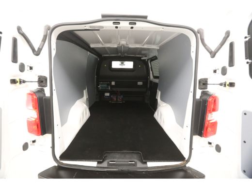 Peugeot Expert 2.0 BlueHDI L3H1 | 177PK | Automaat | 360 Camera | Carplay | Cruise | Airco | LED | Navi | PDC ActivLease financial lease