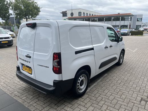 Peugeot Partner 136 L2 50 kWh | Navi | 360 Camera | PDC voor en achter | | 11 kW lader | Achterdeuren zonder ruit... ActivLease financial lease