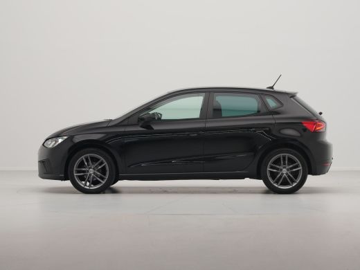 Seat Ibiza 1.0 TSI 95pk Style Business Intense Clima Navigatie Privacyglas Carplay Camera 17" velgen 321 ActivLease financial lease