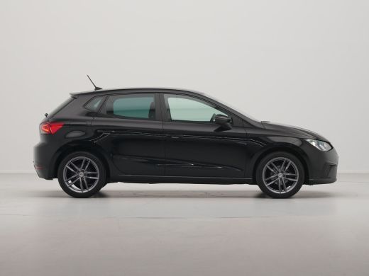 Seat Ibiza 1.0 TSI 95pk Style Business Intense Clima Navigatie Privacyglas Carplay Camera 17" velgen 321 ActivLease financial lease