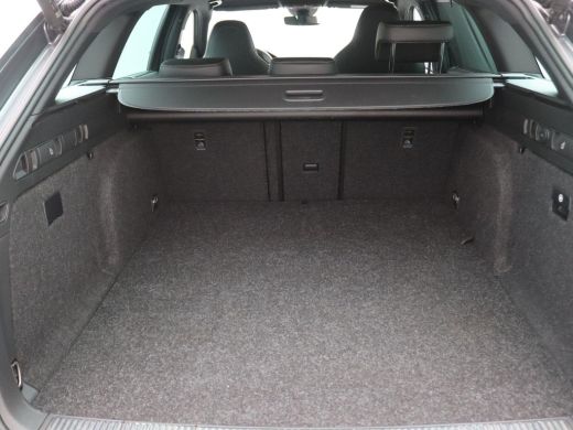 Skoda Superb Combi 1.4 TSI iV Sportline Business 218PK DSG Pano-Schuifdak, Adaptieve Cruise Controle, 360gr. C... ActivLease financial lease