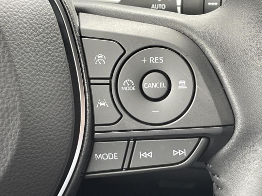 Toyota Corolla Touring Sports Hybrid 140 Dynamic **STOELVERWARMING/ PARKEERSENSOREN VOOR EN ACHTER/ LENDENSTEUN/ KEYLESS** ActivLease financial lease
