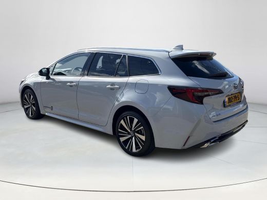 Toyota Corolla Touring Sports Hybrid 140 Dynamic **STOELVERWARMING/ PARKEERSENSOREN VOOR EN ACHTER/ LENDENSTEUN/ KEYLESS** ActivLease financial lease
