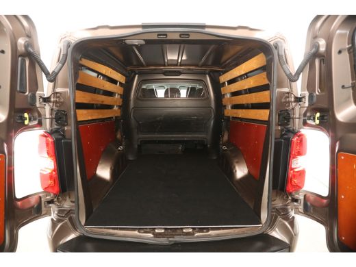 Toyota ProAce 2.0 D-4D L3H1 | DC | Airco | Cruise | Camera | 2xSchuifdeur | Navi | Trekh. | Parkeersens. ActivLease financial lease