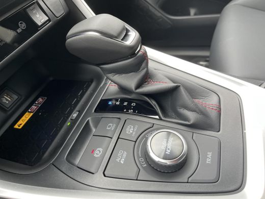 Toyota RAV4 2.5 Plug-in Hybrid AWD Limited Edition | Direct uit voorraad leverbaar! ActivLease financial lease