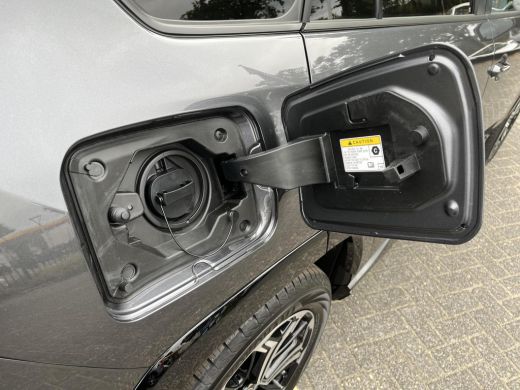 Toyota RAV4 2.5 Plug-in Hybrid AWD Limited Edition | Direct uit voorraad leverbaar! ActivLease financial lease