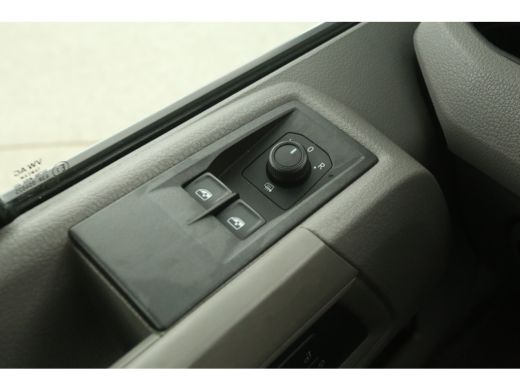 Volkswagen Crafter 2.0 TDI 177PK | Bakwagen L4.52m | Zijdeur | Laadklep |  Airco | Camera | Cruise | 3 Persoons | Ca... ActivLease financial lease