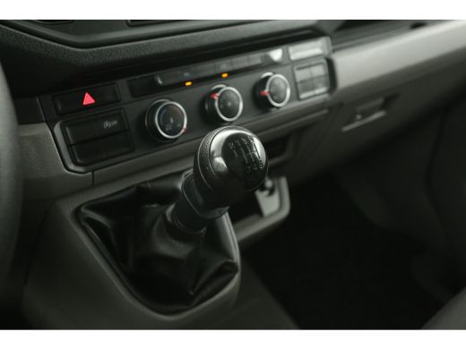 Volkswagen Crafter 2.0 TDI 177PK | Bakwagen L4.52m | Zijdeur | Laadklep |  Airco | Camera | Cruise | 3 Persoons | Ca... ActivLease financial lease