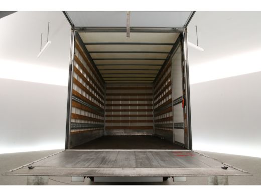 Volkswagen Crafter 2.0 TDI 177PK | Bakwagen L4.52m | Zijdeur | Laadklep |  Airco | Camera | Cruise | 3 Persoons | Ca... ActivLease financial lease