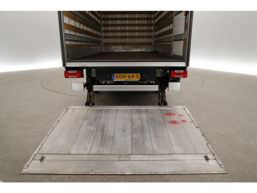 Volkswagen Crafter 2.0 TDI 177PK | Bakwagen L4.52m | Zijdeur | Laadklep |  Airco | Camera | Cruise | 3 Persoons | Ca... ActivLease financial lease