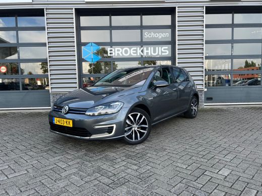 Volkswagen e-Golf E-DITION | Winterpakket | Warmtepomp | Donkere ramen achter | Voorruit verwarmbaar | Keyless Acce... Volkswagen e-Golf E-DITION | Winterpakket | Warmtepomp | Donkere ramen achter | Voorruit verwarmbaar | Keyless Acce...