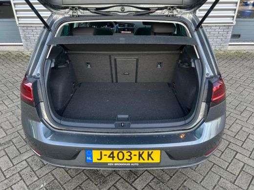 Volkswagen e-Golf E-DITION | Winterpakket | Warmtepomp | Donkere ramen achter | Voorruit verwarmbaar | Keyless Acce... ActivLease financial lease