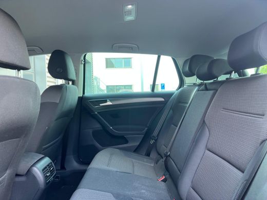 Volkswagen e-Golf E-DITION | Winterpakket | Warmtepomp | Donkere ramen achter | Voorruit verwarmbaar | Keyless Acce... ActivLease financial lease