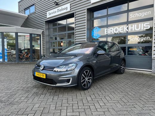 Volkswagen e-Golf E-DITION | Winterpakket | Warmtepomp | Donkere ramen achter | Voorruit verwarmbaar | Keyless Acce... ActivLease financial lease