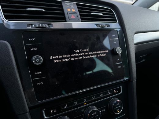 Volkswagen e-Golf E-DITION | Winterpakket | Warmtepomp | Donkere ramen achter | Voorruit verwarmbaar | Keyless Acce... ActivLease financial lease