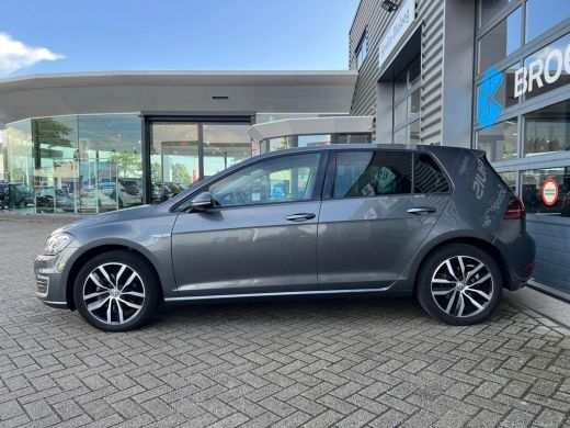Volkswagen e-Golf E-DITION | Winterpakket | Warmtepomp | Donkere ramen achter | Voorruit verwarmbaar | Keyless Acce... ActivLease financial lease