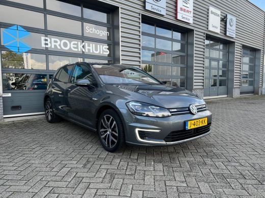 Volkswagen e-Golf E-DITION | Winterpakket | Warmtepomp | Donkere ramen achter | Voorruit verwarmbaar | Keyless Acce... ActivLease financial lease