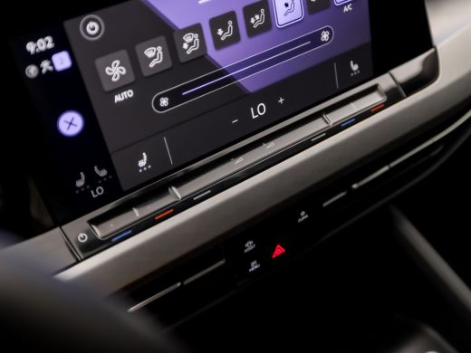 Volkswagen Golf 1.0 eTSI Sportline Automaat (APPLE CARPLAY, GROOT NAVI, CLIMATE, STUUR/STOELVERWARMING, SFEERVERL... ActivLease financial lease