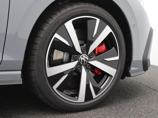 Volkswagen Golf 1.5 eHybrid GTE 272PK DSG Trekhaak wegklapbaar, Head-up Display, Panoramadak, Area View, 18" Cata... ActivLease financial lease