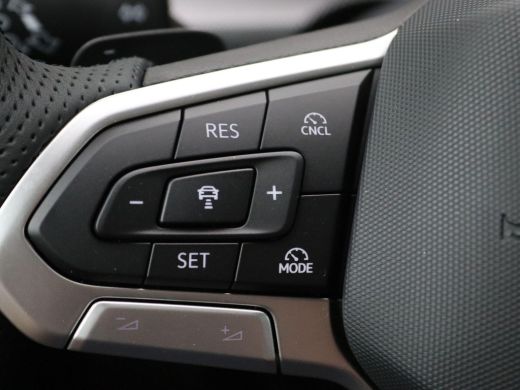 Volkswagen Golf 1.5 eHybrid GTE 272PK DSG Trekhaak wegklapbaar, Head-up Display, Panoramadak, Area View, 18" Cata... ActivLease financial lease