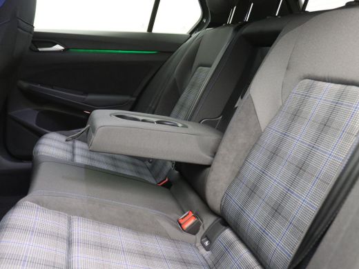 Volkswagen Golf 1.5 eHybrid GTE 272PK DSG Trekhaak wegklapbaar, Head-up Display, Panoramadak, Area View, 18" Cata... ActivLease financial lease