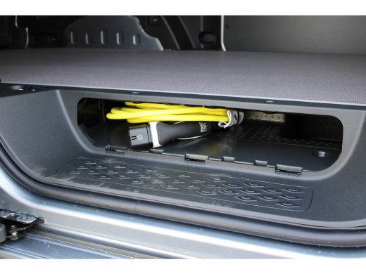 Volkswagen ID. Buzz Cargo Bulli Edition VOOR MEKAAR DEALS  | 79 kWh | 286 pk | Trekhaak | Achterdeuren | 360° camera | IQ.L... ActivLease financial lease