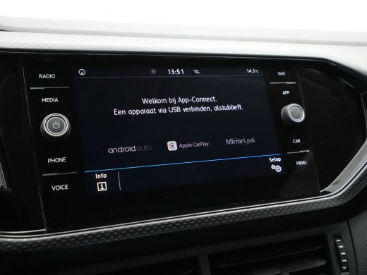 Volkswagen T-Cross 1.0 TSI 95pk Life Navigatie Carplay Pdc Acc Sideassist 292 ActivLease financial lease