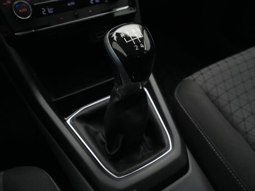 Volkswagen T-Cross 1.0 TSI 95pk Life Navigatie Carplay Pdc Acc Sideassist 292 ActivLease financial lease