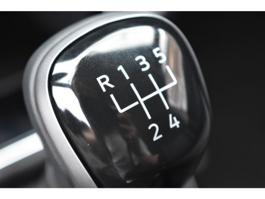 Volkswagen T-Cross Life Edition | 'App-Connect' draadloze smartphone integratie | Achterlichten LED | Afstandscontro... ActivLease financial lease