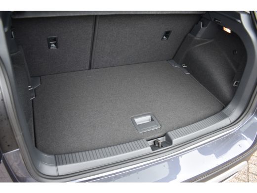 Volkswagen T-Cross Life Edition | 'App-Connect' draadloze smartphone integratie | Achterlichten LED | Afstandscontro... ActivLease financial lease