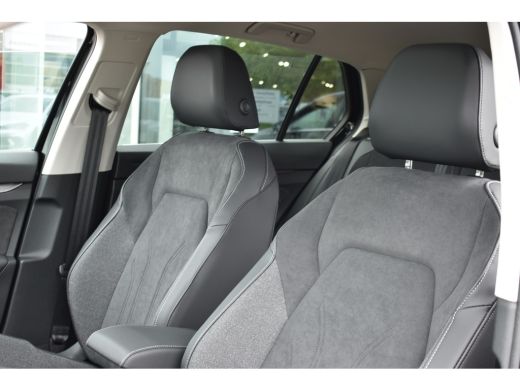 Volkswagen T-Cross Life Edition | 'App-Connect' draadloze smartphone integratie | Achterlichten LED | Afstandscontro... ActivLease financial lease