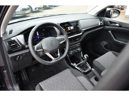 Volkswagen T-Cross Life Edition | 'App-Connect' draadloze smartphone integratie | Achterlichten LED | Afstandscontro... ActivLease financial lease
