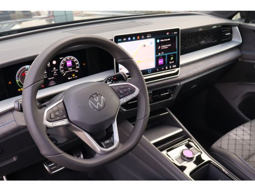 Volkswagen Tayron 272PK R-Line Edition Inclusief €2000,- inruilvoordeel | 'App-Connect' draadloze smartphone integr... ActivLease financial lease