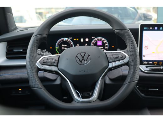Volkswagen Tayron 272PK R-Line Edition Inclusief €2000,- inruilvoordeel | 'App-Connect' draadloze smartphone integr... ActivLease financial lease