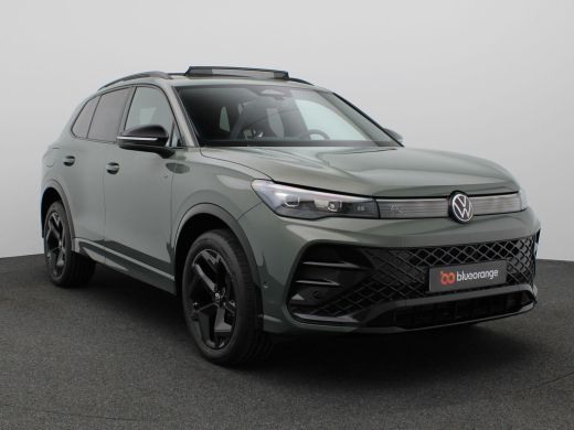 Volkswagen Tiguan 1.5 eHybrid R-Line Edition 272PK DSG black style, trekhaak, panoramadak, Harman Kardon, keyless, ... ActivLease financial lease