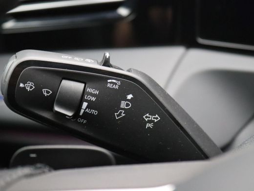 Volkswagen Tiguan 1.5 eHybrid R-Line Edition 272PK DSG black style, trekhaak, panoramadak, Harman Kardon, keyless, ... ActivLease financial lease
