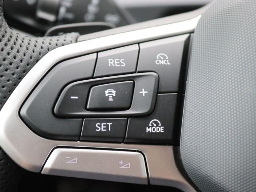 Volkswagen Tiguan 1.5 eHybrid R-Line Edition 272PK DSG black style, trekhaak, panoramadak, Harman Kardon, keyless, ... ActivLease financial lease