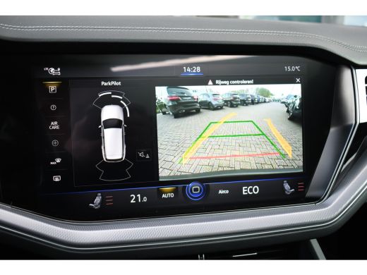 Volkswagen Touareg R 3.0 TSi eHybrid 4M Pano Trekh ACC Luchtvering Stuurverw ActivLease financial lease